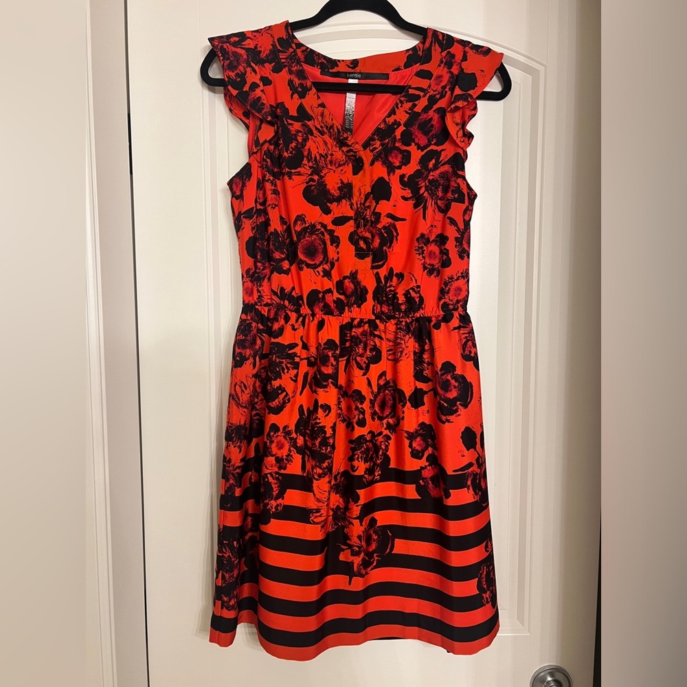 Kensie size small red and black dress with ruffled sleeves and buttons at front